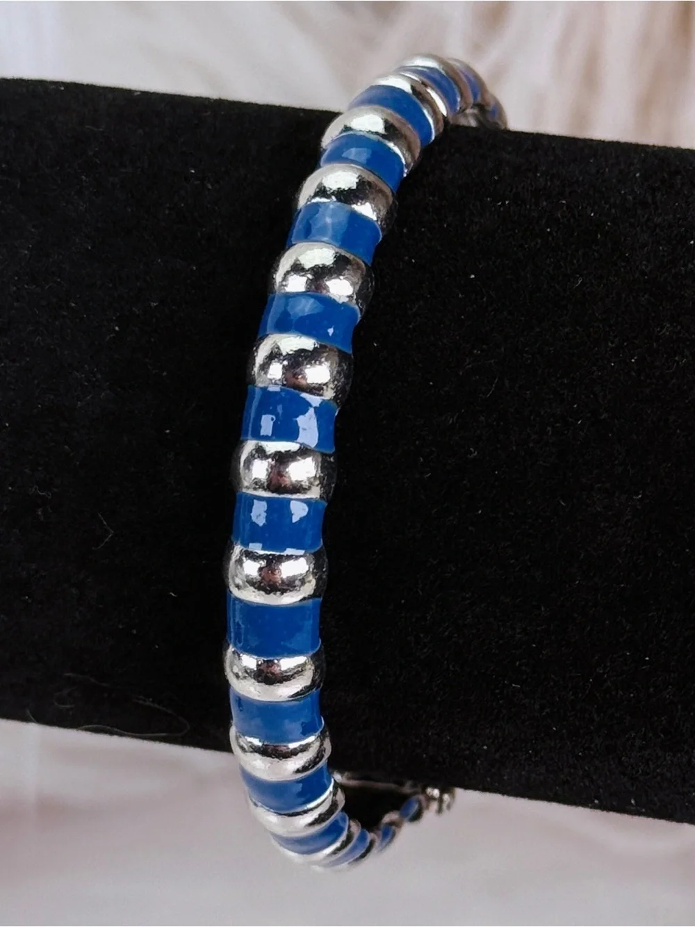Vintage Silvertone and Blue Bangle Hinged Bracelet